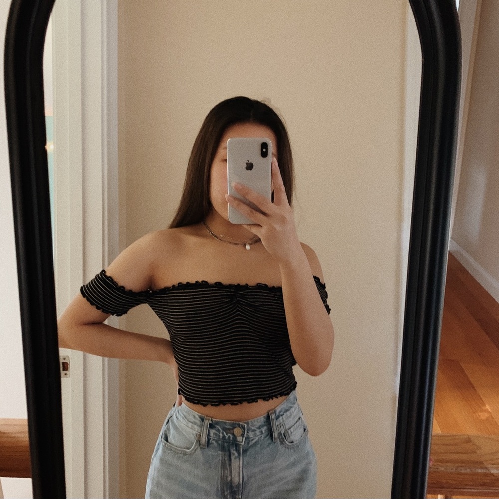 Off shoulder crop top - Picture 1 of 4